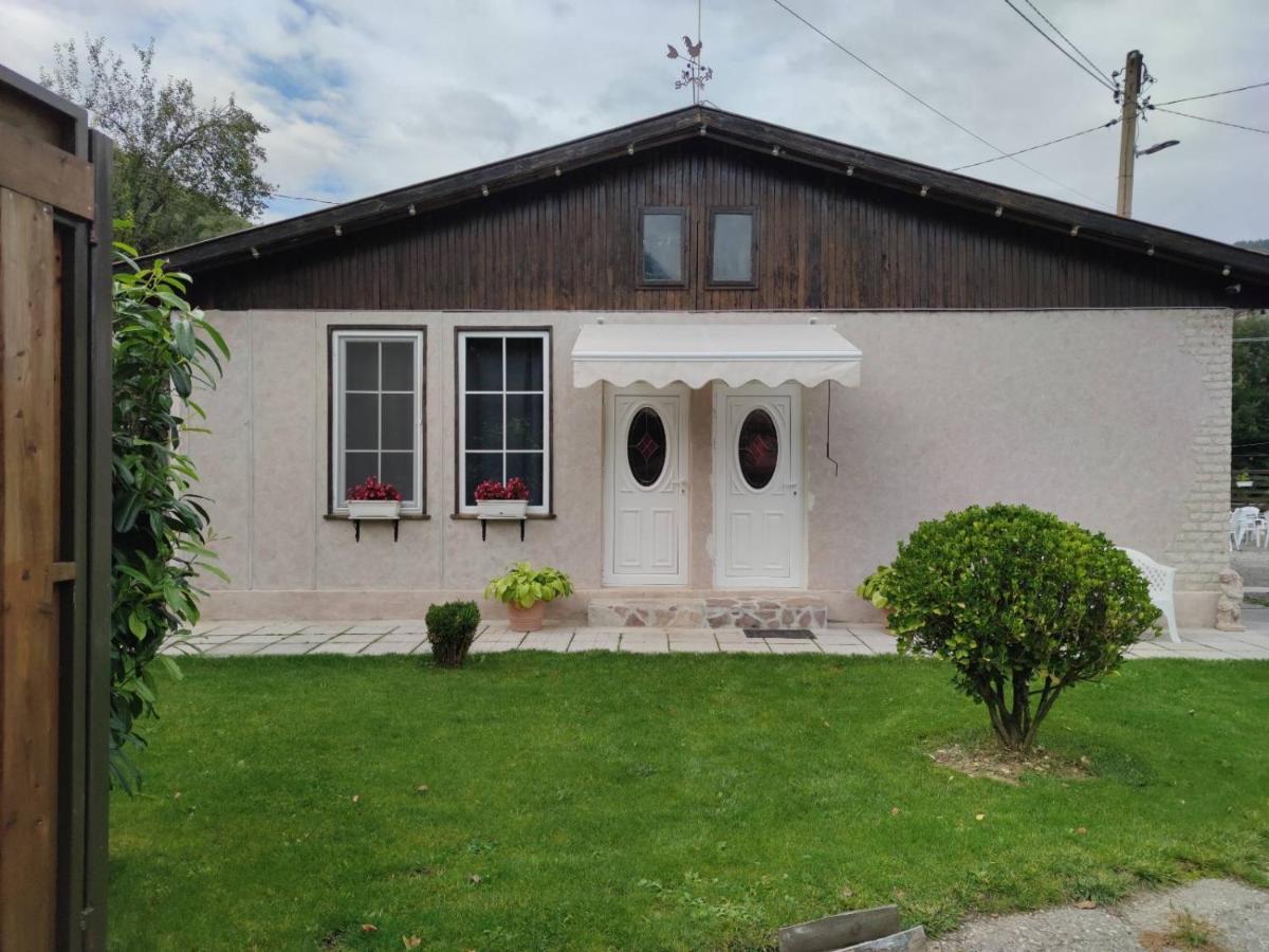 Маймун Дере-Басейн, Хотел, Италианска Пица Svoge Exterior foto